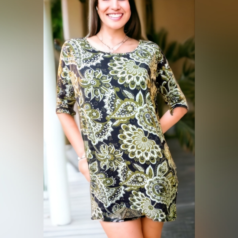 LuLaRoe High Low Summer Tunic in Black and Green Paisley Size XXS